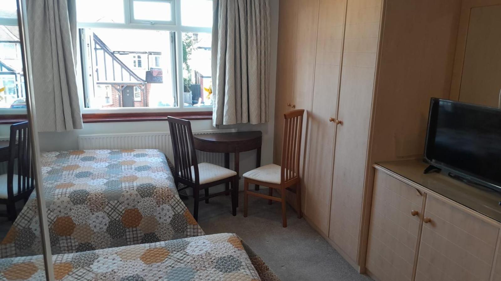 Edgware B&B Barnet Bagian luar foto